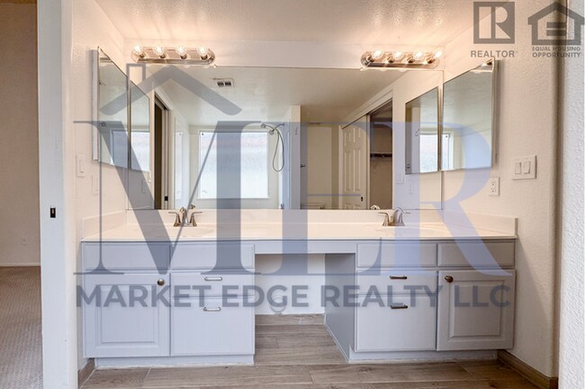 Building Photo - 2Bed/2Bath w/ Office-House at 40th St/Cactus-Garg!