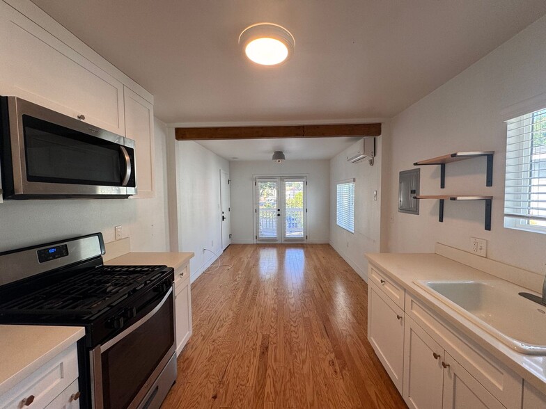 Building Photo - 3232 Verdugo Rd