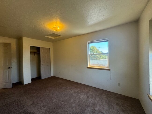 Building Photo - 1771 Golf Course Rd