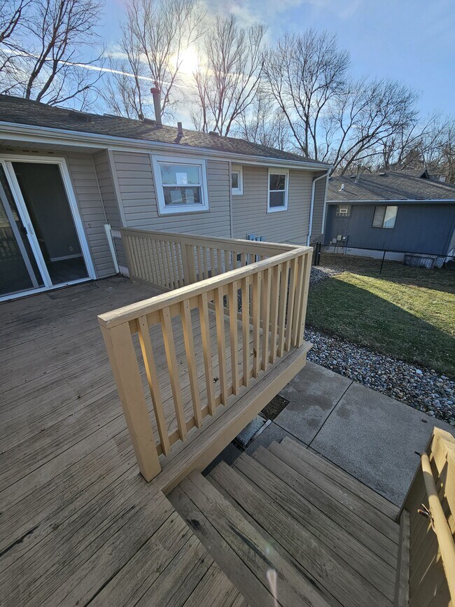 Building Photo - 13876 V St