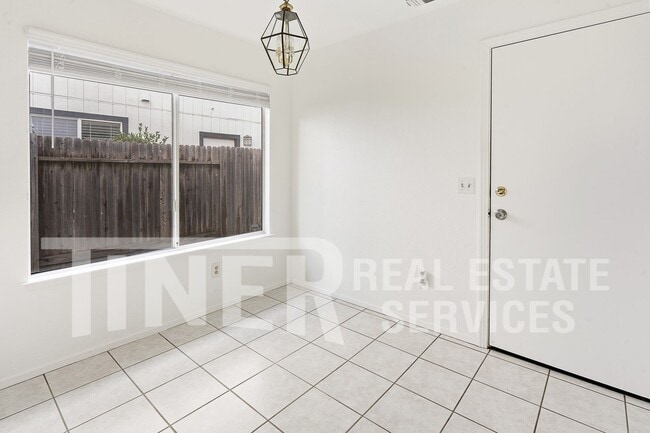 Building Photo - 9074 Concerto Ct