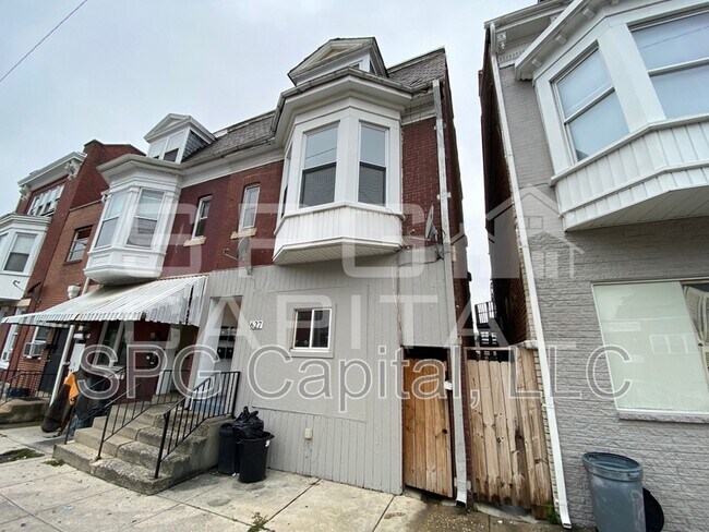 Primary Photo - 627 E Market St