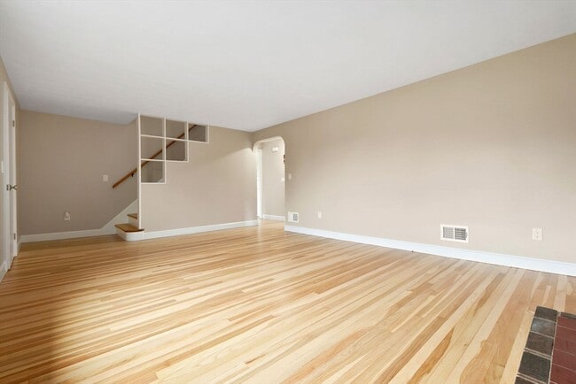 Building Photo - 24 Garden St