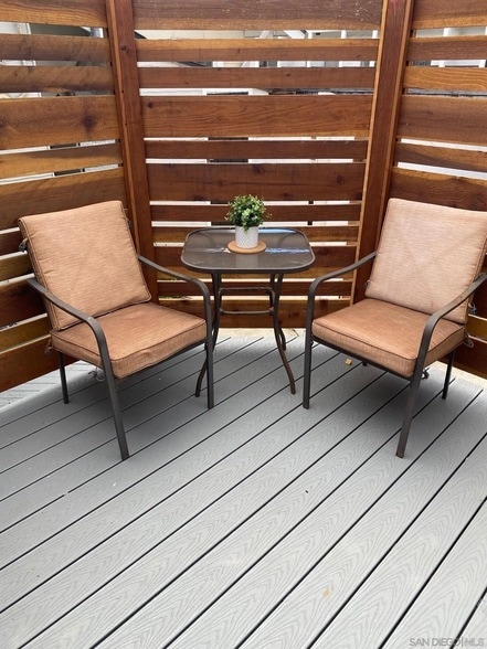 Building Photo - 424 W University Ave