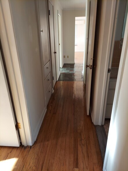 Building Photo - 2883 Charing Rd