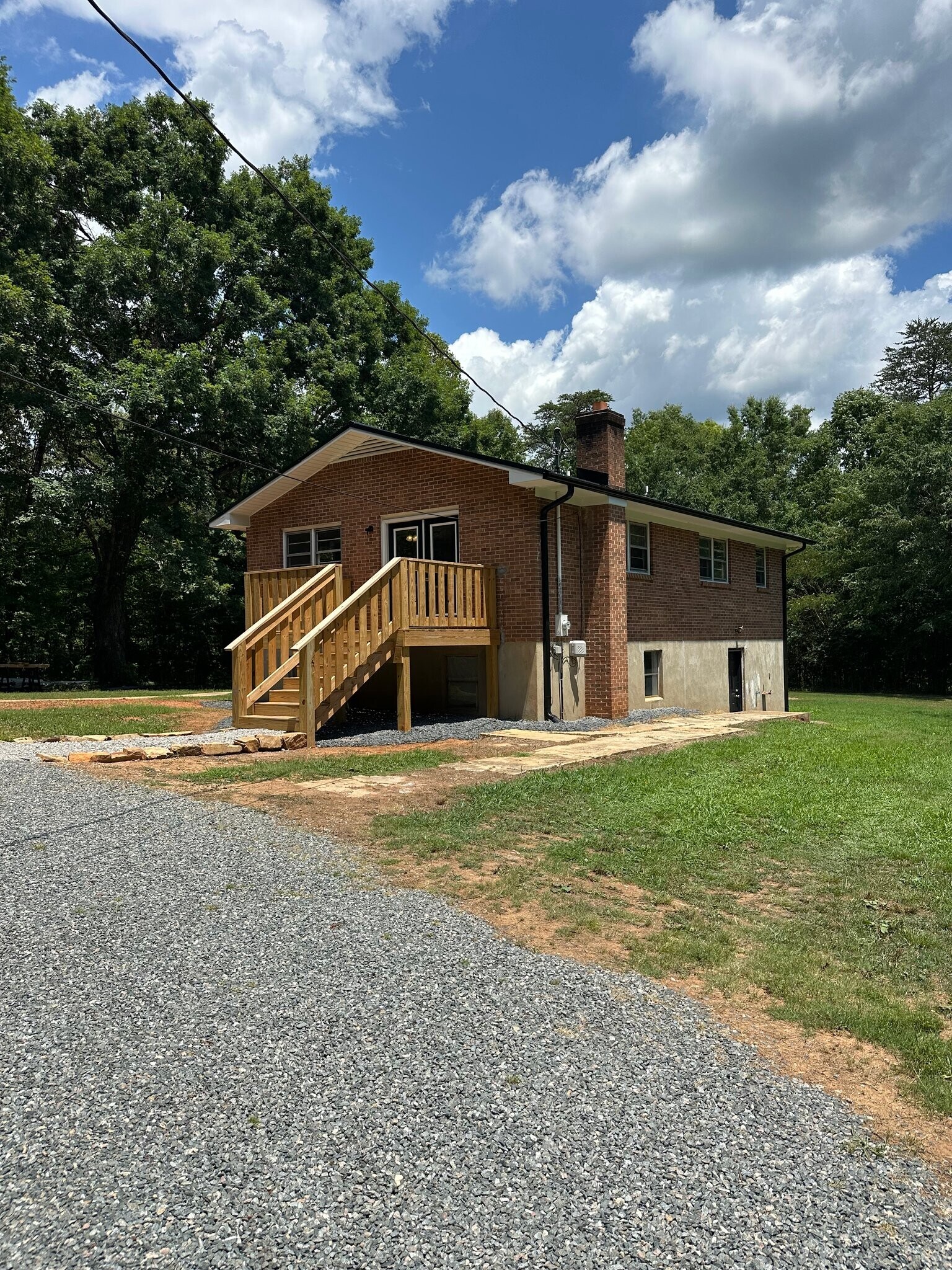 Building Photo - 160 Oak Crest Rd