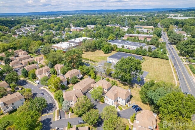 Building Photo - 31 Gate House Ln