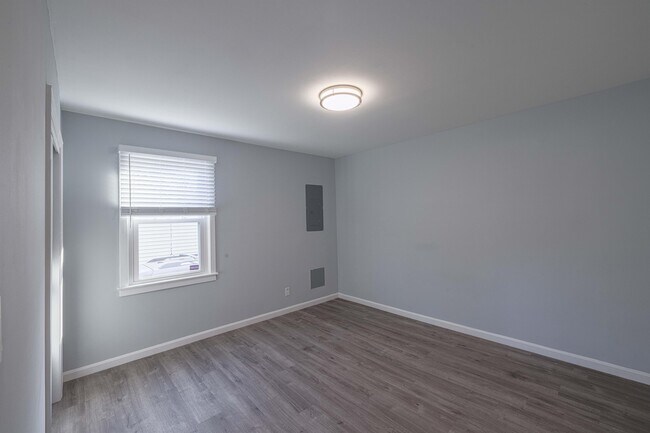 Building Photo - 1209 Veirs Mill Rd