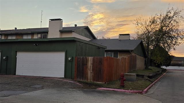 Building Photo - 1402 S Carrier Pkwy