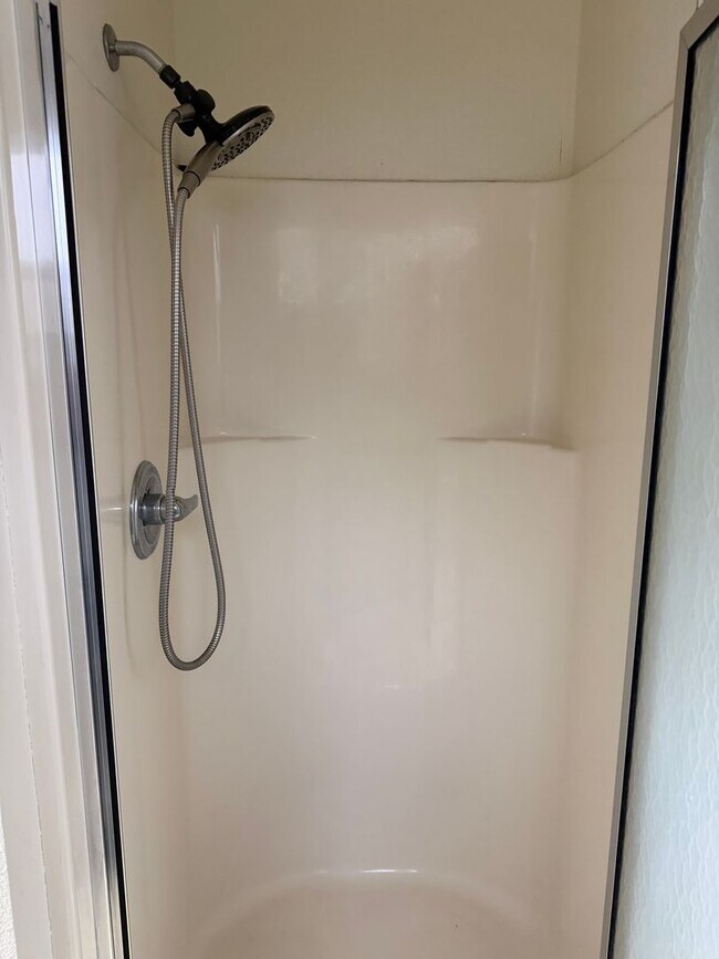 Building Photo - Sweet Home 3234