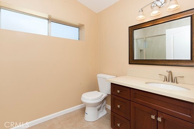 Building Photo - 3240 Montrose Ave