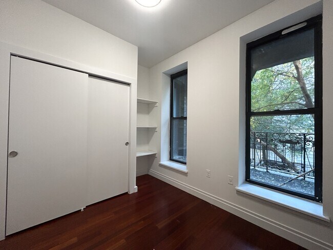 Building Photo - 609 W 137th St