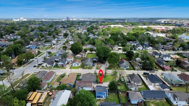 Building Photo - 7919 Brays St