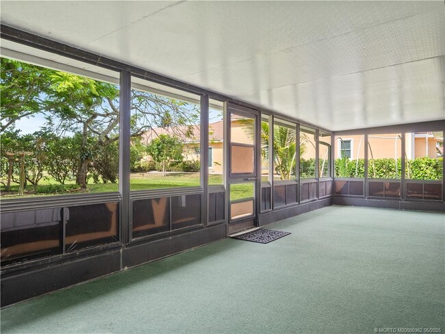 Building Photo - 2468 N W Everglades Blvd