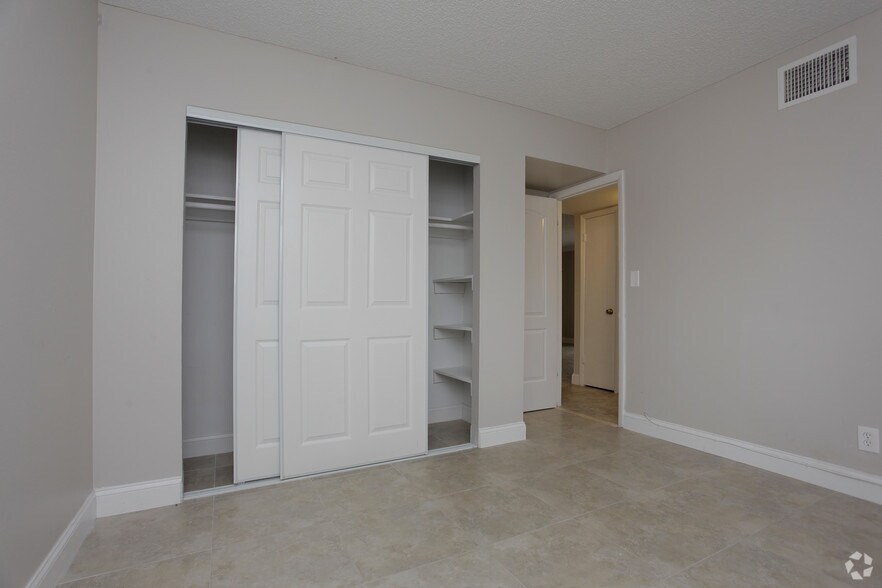 Deerfield East 13231325 SE 8th Ave Deerfield Beach FL 33441