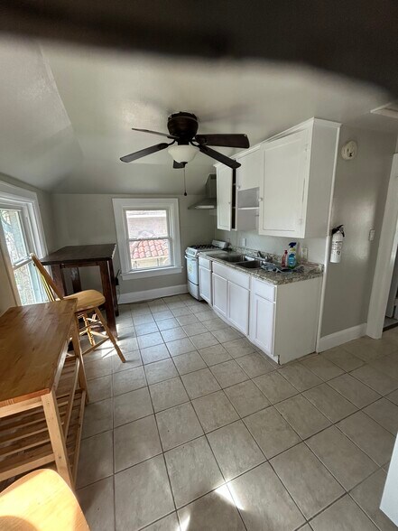 Building Photo - 3404 Austin St