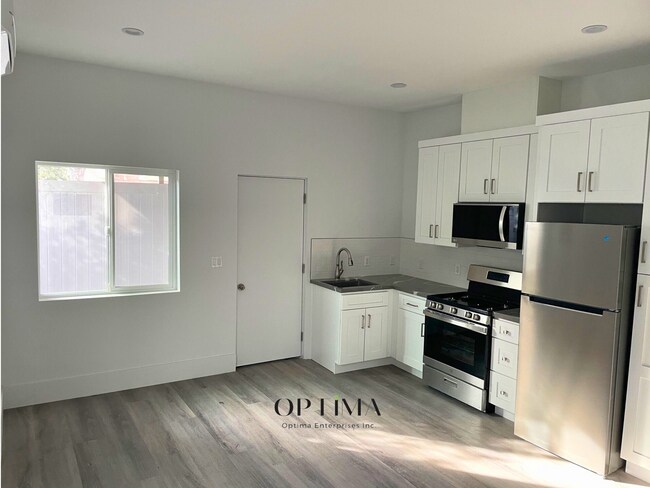 Building Photo - Private Studio Home in Lake Balboa