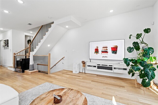 Building Photo - 1835 Flowing Springs Trail