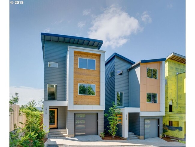 Building Photo - 2968 SE 92nd Ave