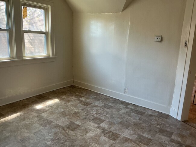 Building Photo - 5239 N 38th St