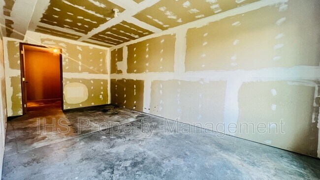 Building Photo - 5131 Milky Way