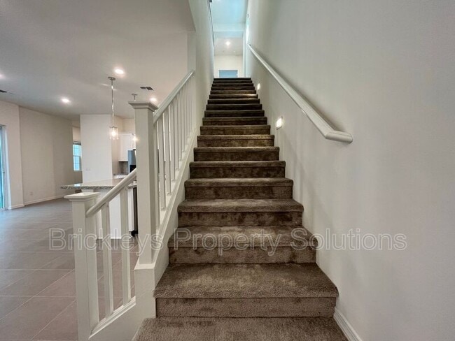 Building Photo - 265 E Balsam Dr