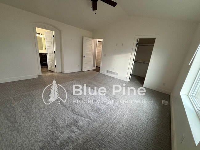 Building Photo - 6879 Bedford Ave