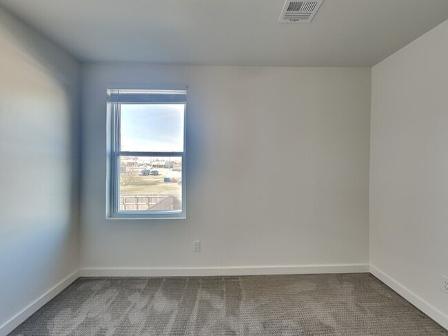 Building Photo - 217 Wright St