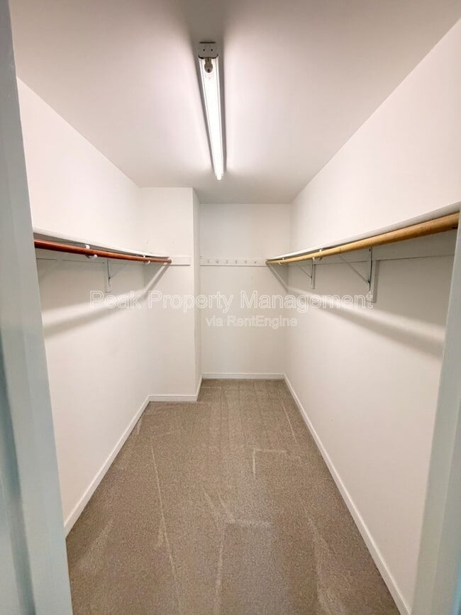 Building Photo - 11809 Sanbury Ln