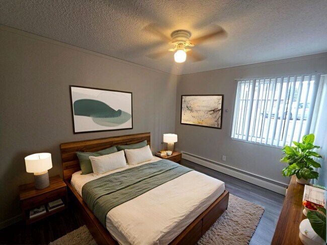 Building Photo - 233 E Arvada St