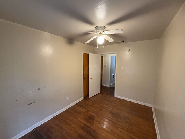 Building Photo - 408 Allen St