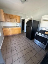 Building Photo - 54 Sassafras St