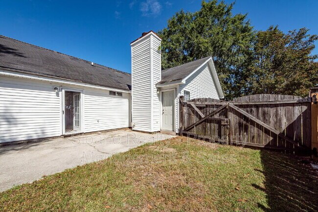 Building Photo - 5161 Eastway St