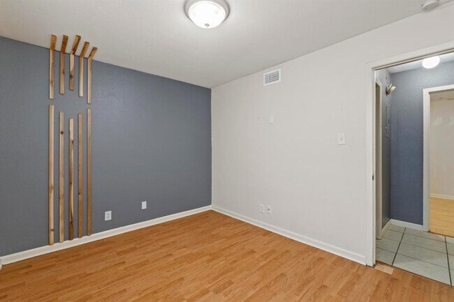 Building Photo - 2708 S 1st St