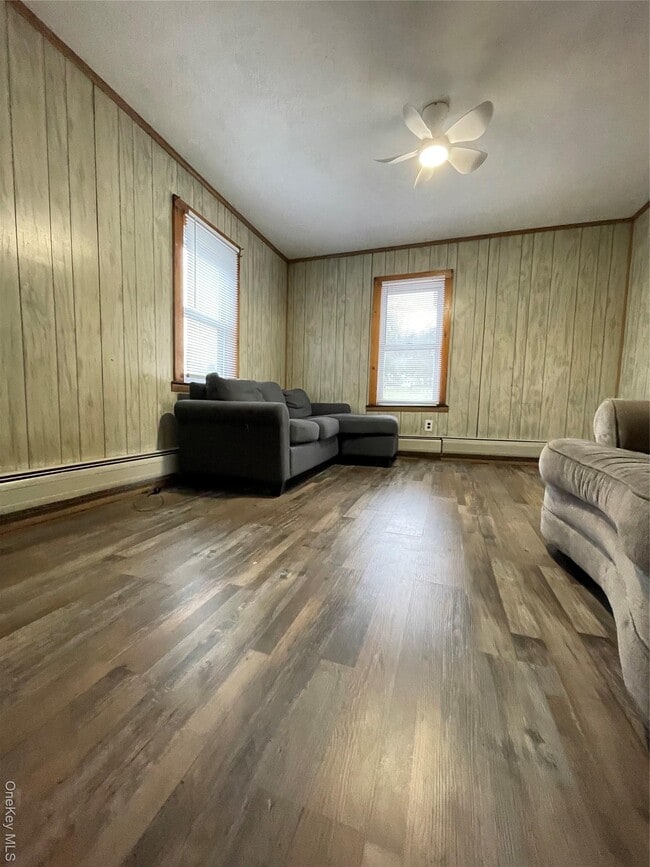 Building Photo - 339 W Main St