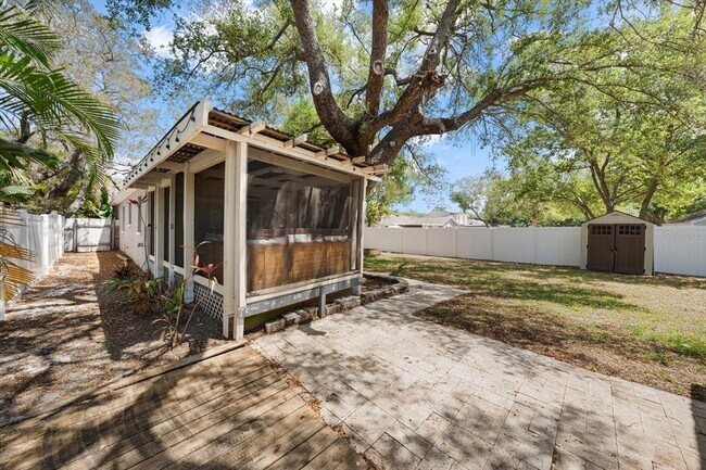 Building Photo - 3128 W Varn Ave