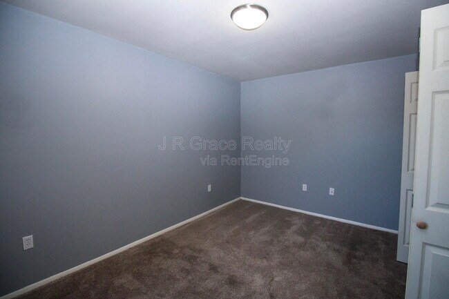 Building Photo - 1500 Lake Shore Dr