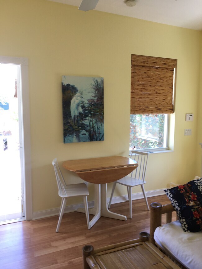 Building Photo - 211 Caravelle Dr