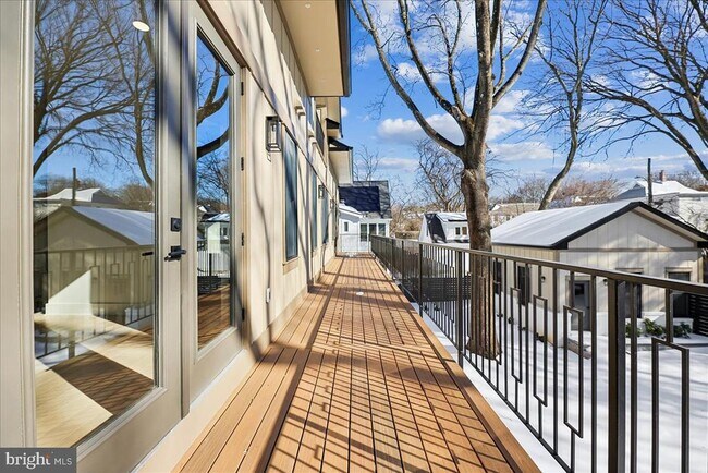 Building Photo - 4428 Albemarle St NW