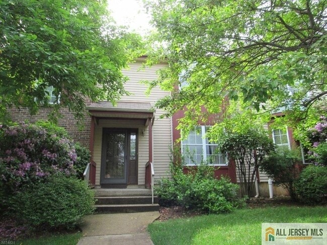 Primary Photo - 1214 Holly Ct