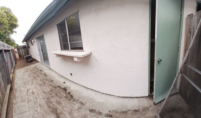 Building Photo - 1060 Santa Ynez Ave