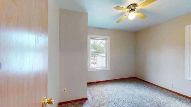 Building Photo - Affordable 1 Bedroom Duplex with W/D in unit