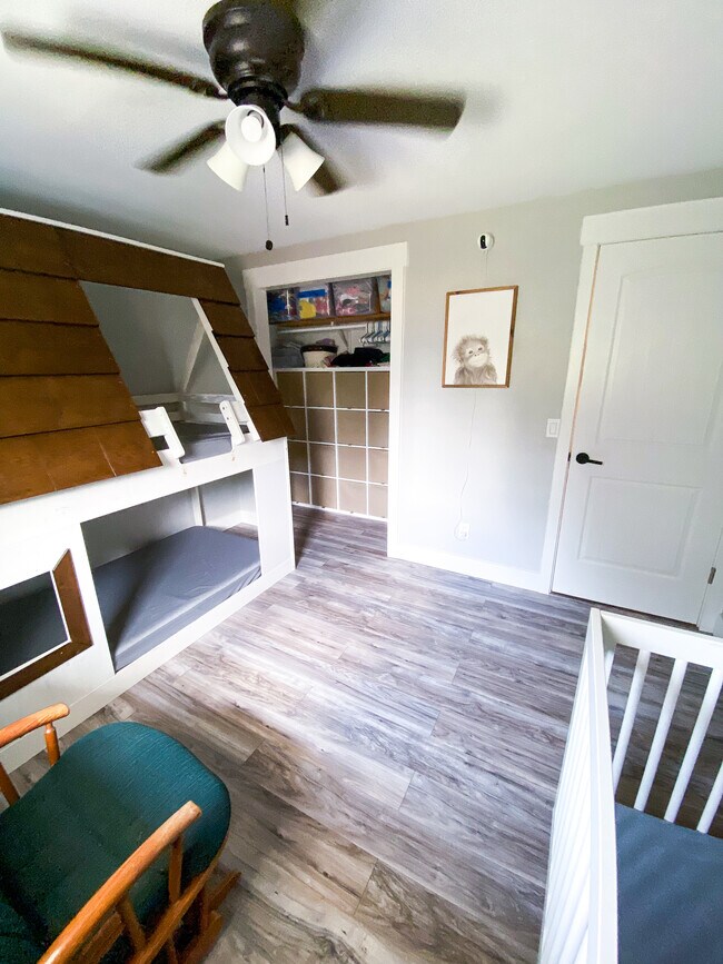 Building Photo - 214 Douglas Fir Ave