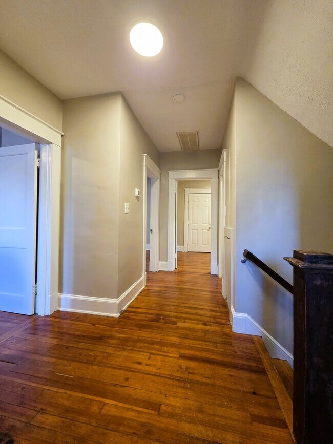 Building Photo - Renovated stately brick home in Forest Hil...