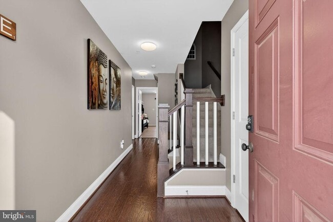 Building Photo - 806 Maury Ave