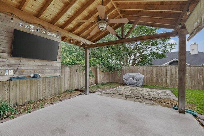 Building Photo - 817 Edmonton Dr