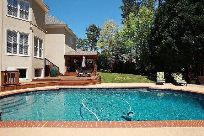 Building Photo - 200 Azalea Cove Ln