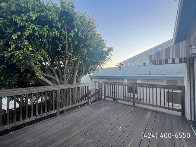 Building Photo - Rare 3BD w/ Private Deck 3 Blocks From The...