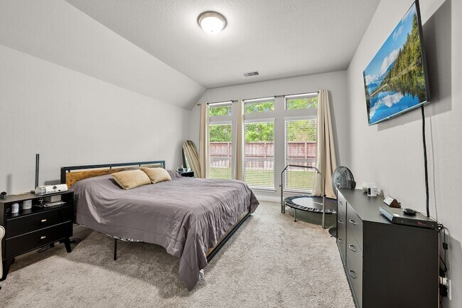 Building Photo - 8136 Tyrell Hgts Rd