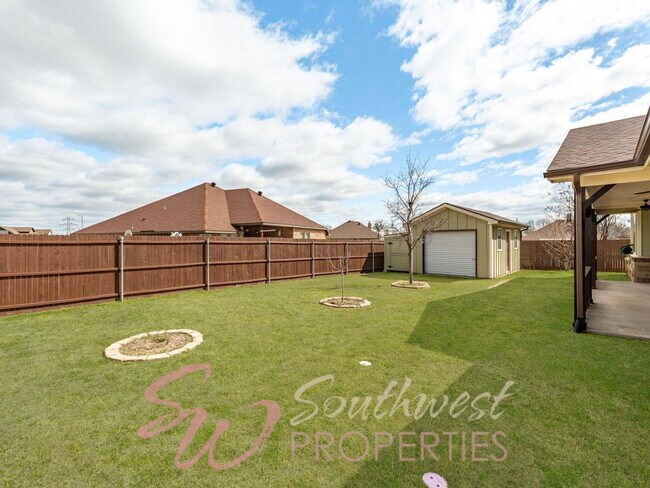 Building Photo - Stunning 5 bedroom, 3.5 bath in Elk Ridge Estates!